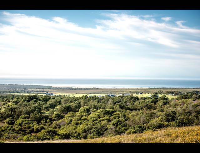 2,500M² VACANT LAND FOR SALE IN KABELJAUWS